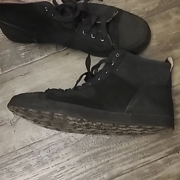 John varvatos shoes - Picture 3 of 4
